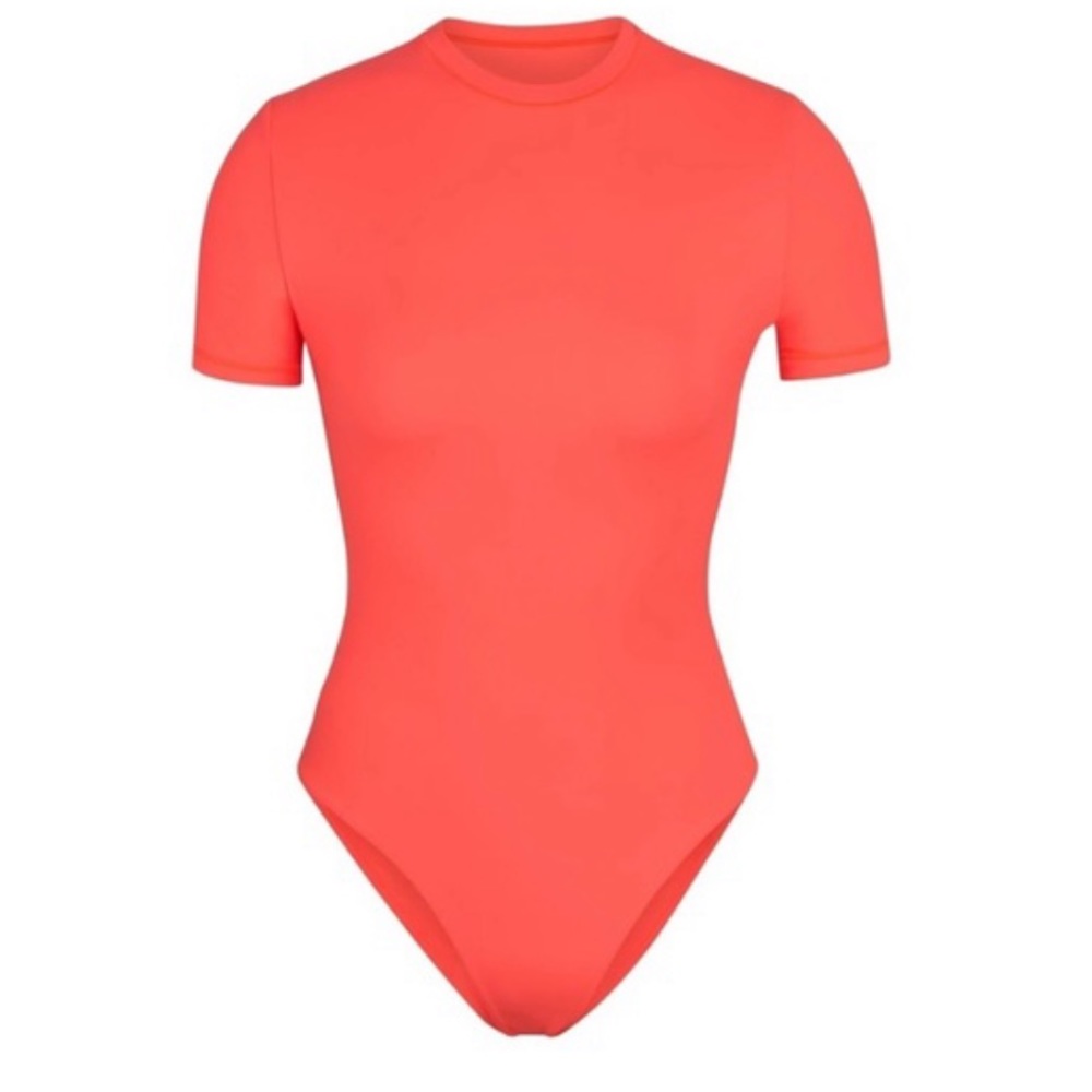 SOLD OUT SKIMS FITS EVERYBODY T-SHIRT BODYSUIT